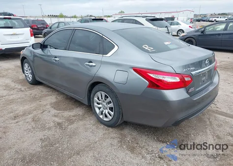 2017 Nissan Altima 2.5 S z USA, uszkodzony, nr VIN 1N4AL3AP8HN364874